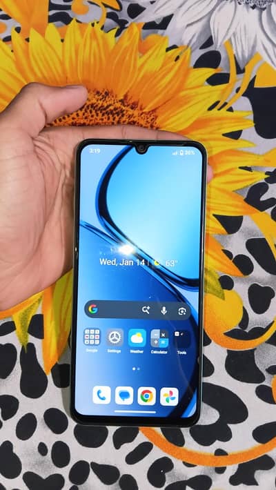 Good condition with box with charger 10/10 condition