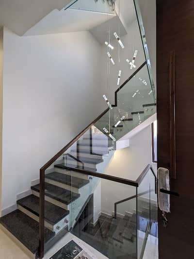 300 Yards Well Planned Bungalow