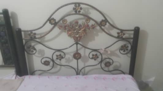 urgent sale 2 single bed only
