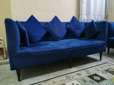 5 Seater Sofa & Center Table