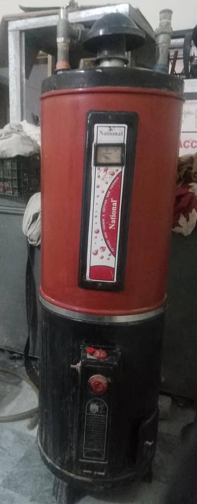 National Geyser 25 Gallon – Excellent Condition
