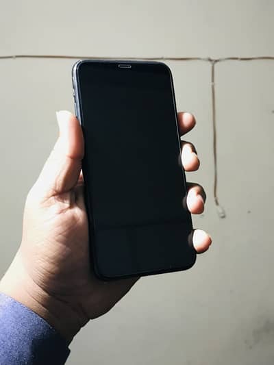 11 pro max watrpack  pta Approved 64 Gb 87 Health