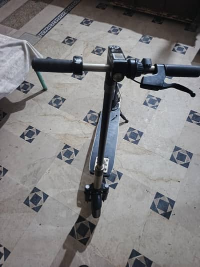 Electric scooter