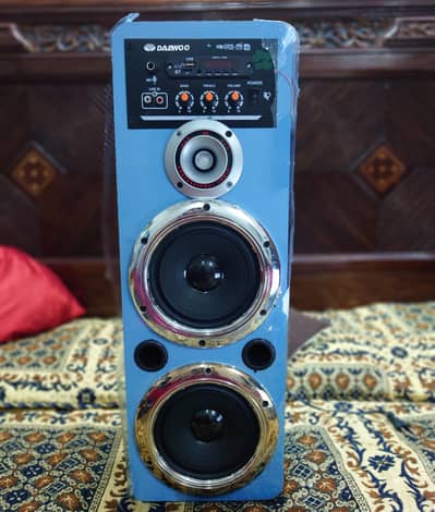 2 Speakers 6inch + 1 Tweeter + Amplifier Bluetooth Usb Mic Audionic