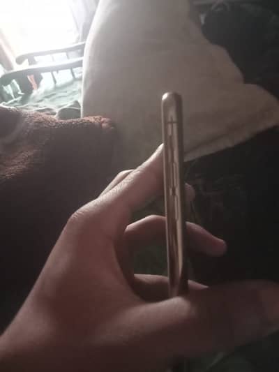 IPHONR XS MAX AND EXCHANGE 11 12 or google