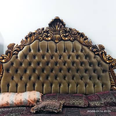 Luxury Royal king bed with two side tables in lush condition