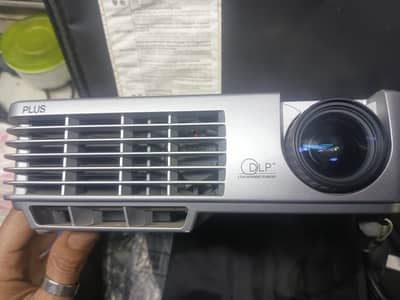 PLUS U5-112 Projector