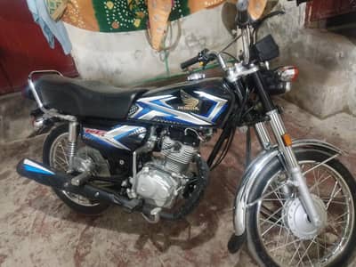 Bhai 17.3. 25 ka Honda nikla va ha lush condition ha