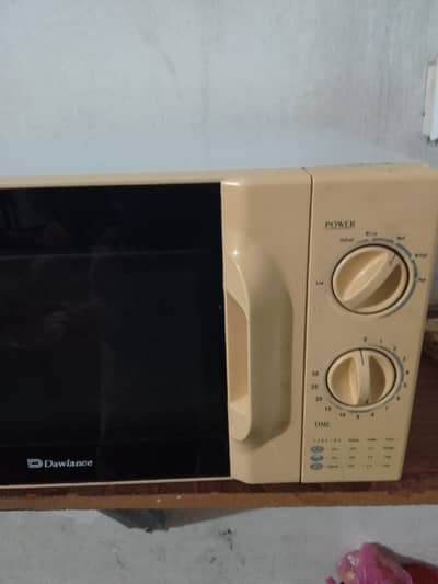 in good condition Dawlance oven