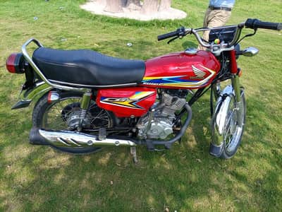 HONDA 125 ONE HAND USE IN GENIUN CONDITION o3 23 33 33 535