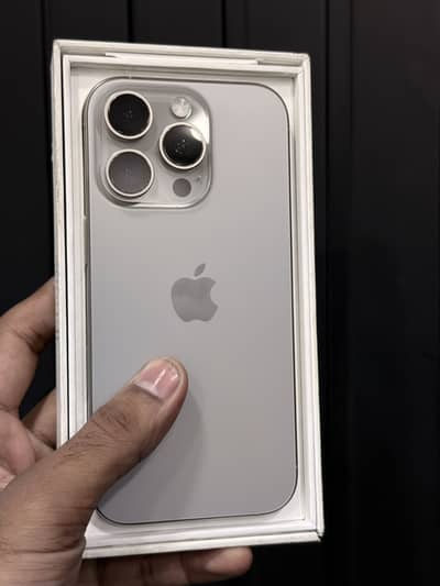 Iphone 15 pro HK 256gb dual sim pta with box         11 12 13 14 16 17