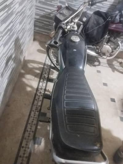 honda 125 old made ki file company ma jama Hoti ha