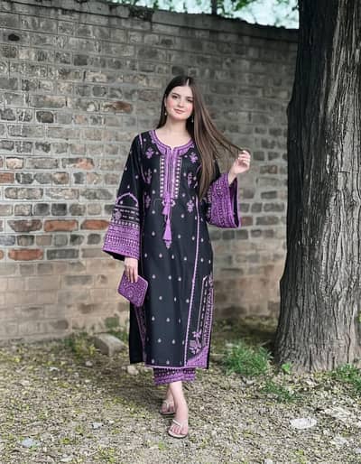  Stylish & Warm! Dhanak Embroidered 3pc Suit for Ladies*