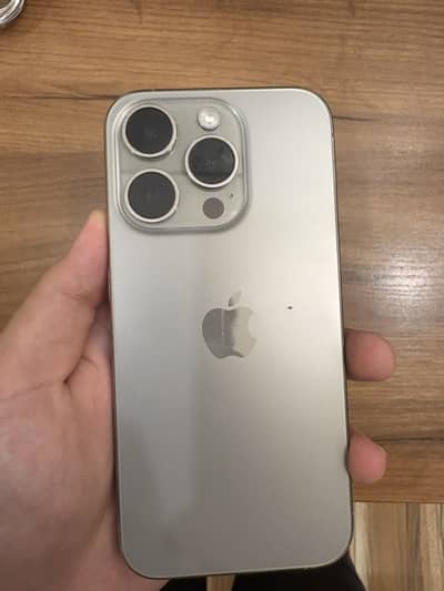 15 pro natural titanium non 128 gb