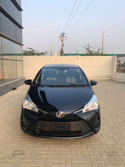 Toyota vitz 2018/2021 pearl black