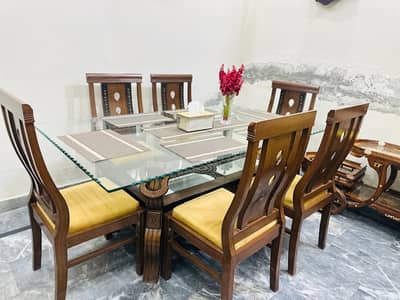 6 seater Dining table