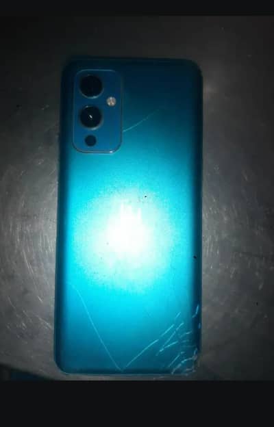 OnePlus mobile ha line han update ki waja say