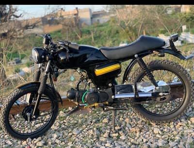 Cafe Racer 2006 model Honda 70cc Price 130000 Call nmb 0335 4419598