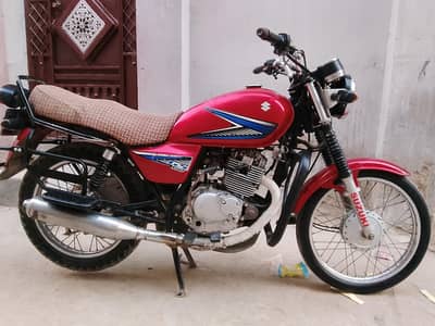 SUZUKI GS150 Model2013 Lahore Number ha urgent sell vip bike