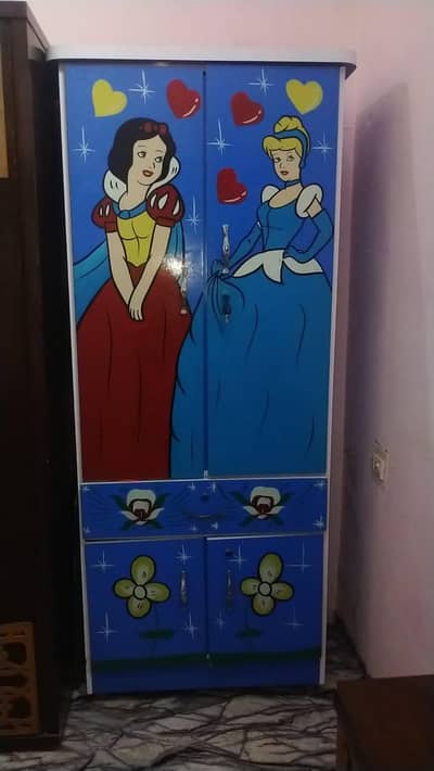 kids wardrobe like new condition  price fixed no bargaining