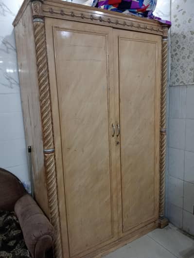 Urgent Sale Almari in low price