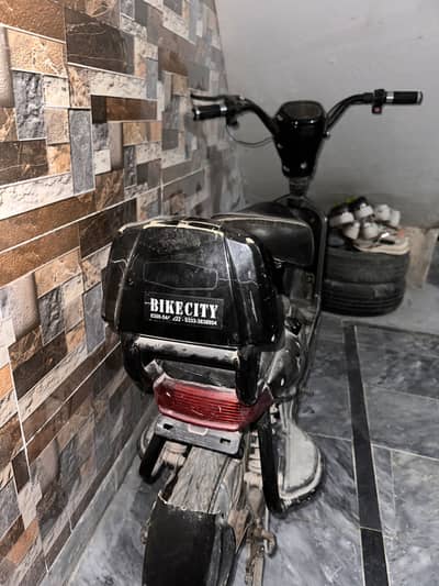 Electric scooty for sale