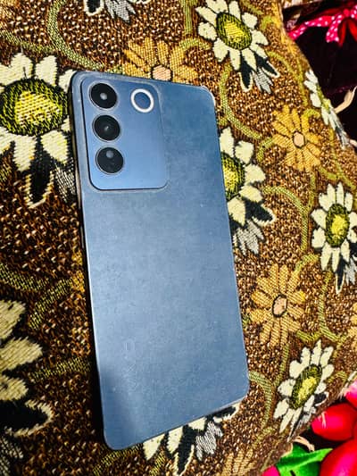 Full 10 by 10 condition full lunch phone 100 original