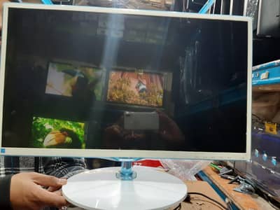 Samsung LED Monitor (24inch)  borderless