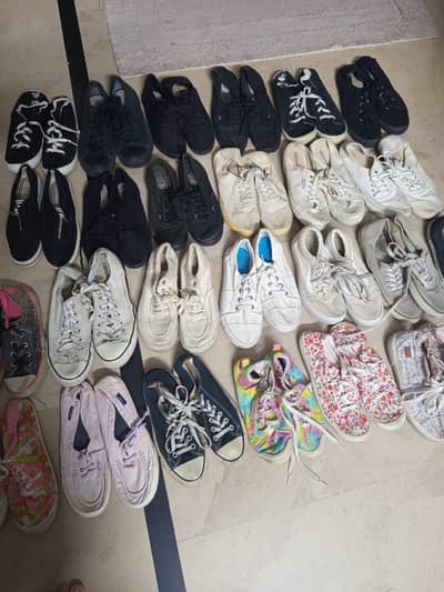 shoes for sale 200 ki lot hai 80 aik. .
