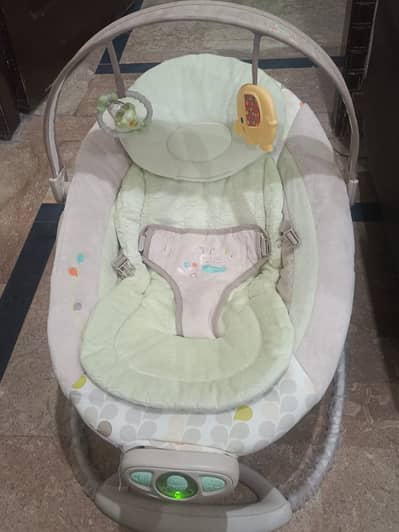 Wheeler Gentle Automatic Baby Bouncer