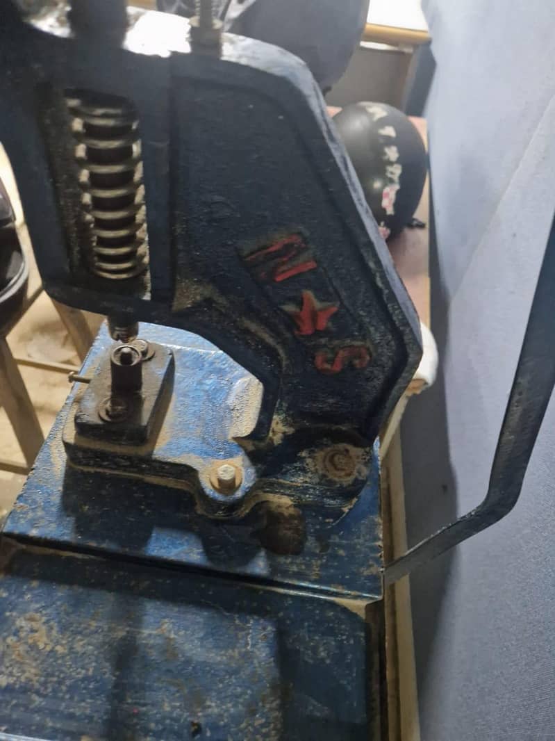 tich button machine 0