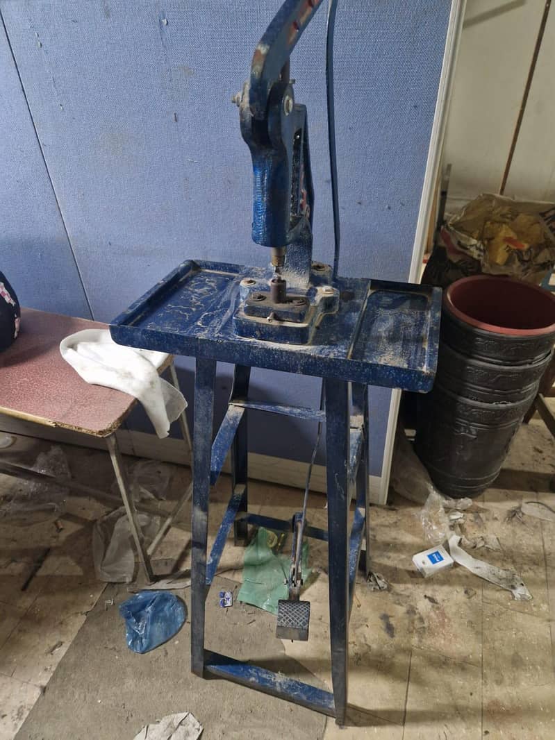 tich button machine 1