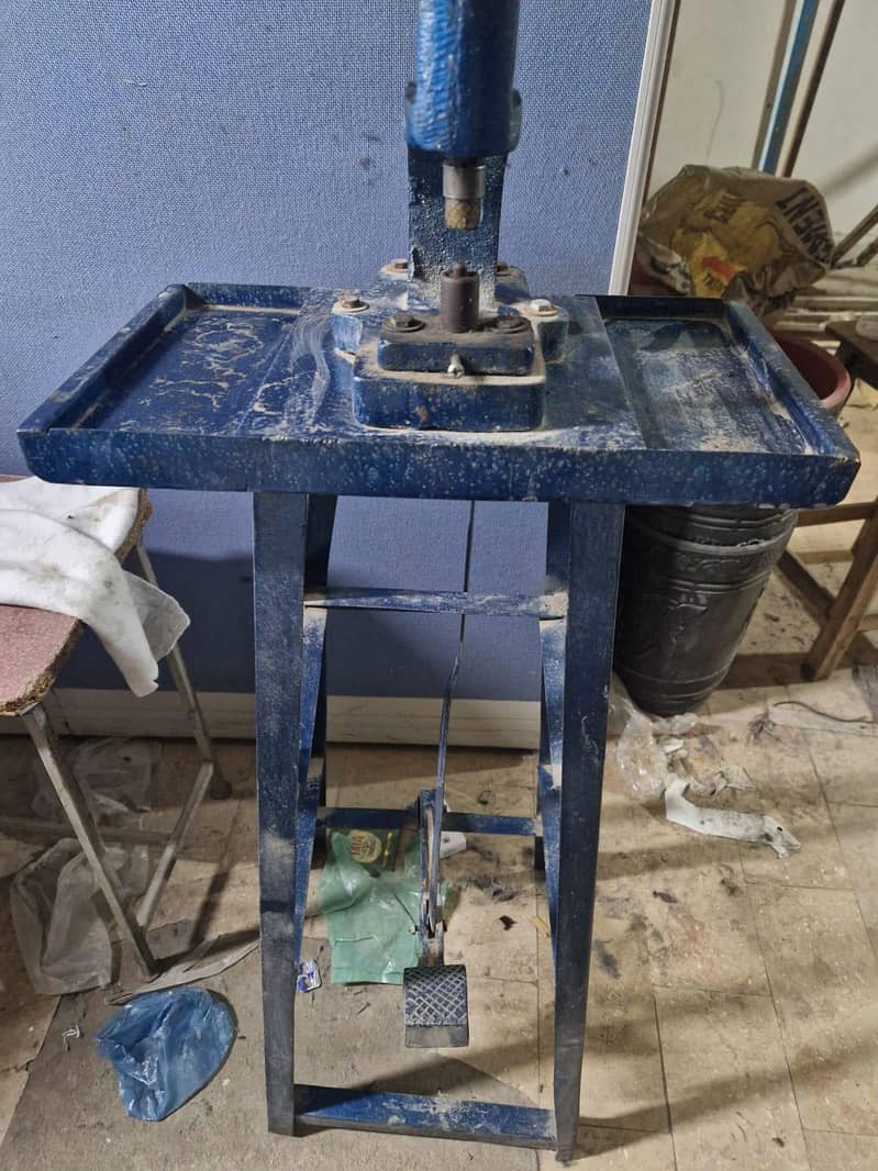 tich button machine 5