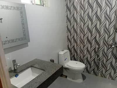 10 Marla Uper Portion Available For Rent