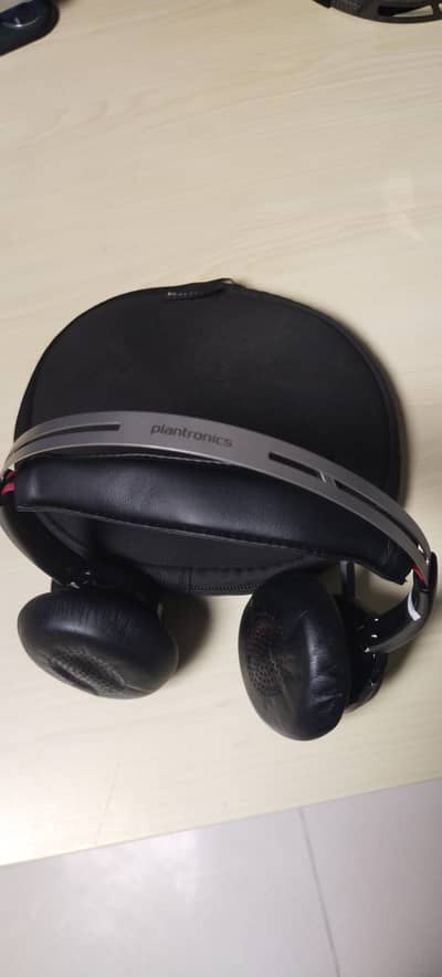 Focus One Bluetooth headphone