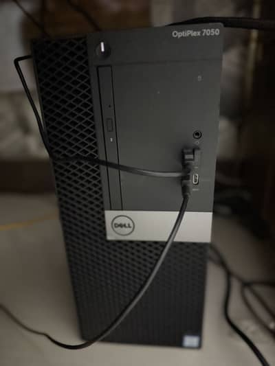 Core i7 7th gen + 24inch borderless monitor