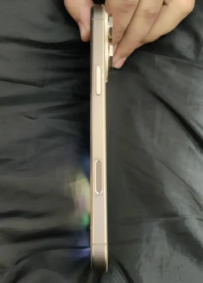 IPhone 16pro Max 1