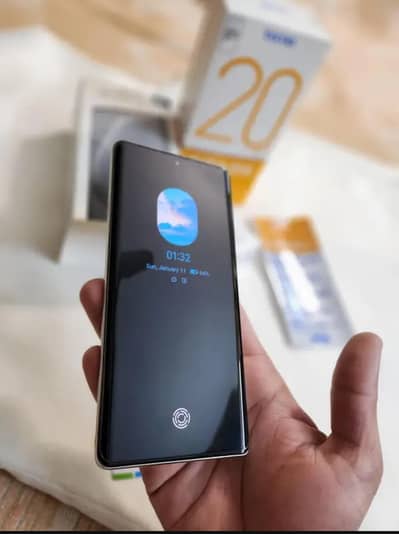 Tecno spark 20 pro plus