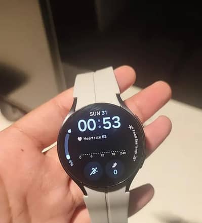 Samsung Galaxy Watch 6 – Like New | With 3 Straps
