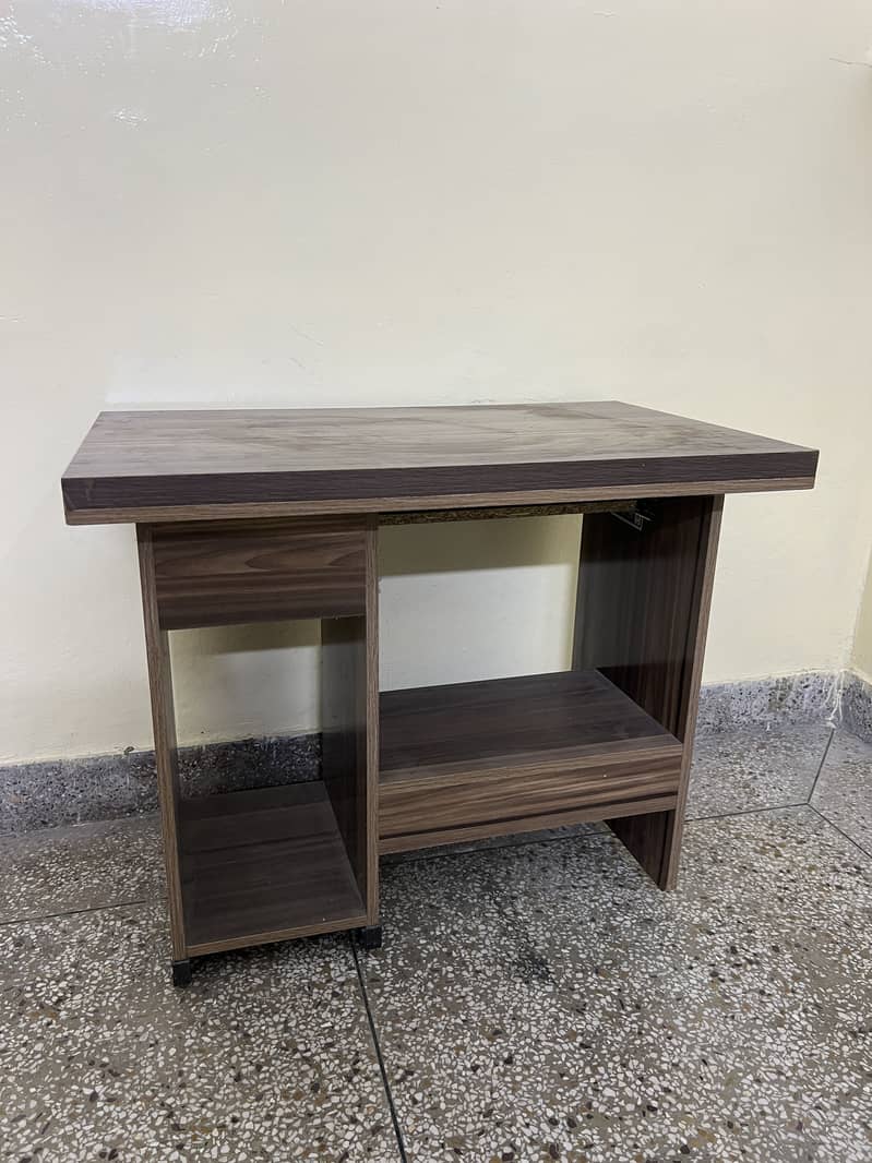 Showcase and computer table 1