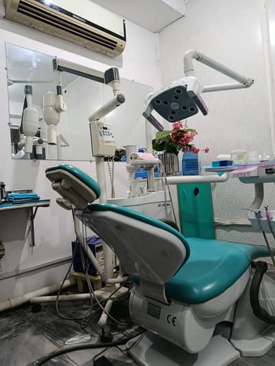 Female  Dentist required for a dental clinic