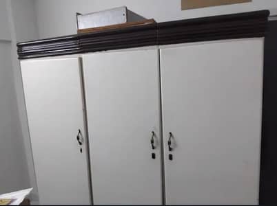 3 Door cupboard