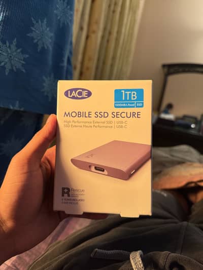 LACIE 1TB SSD 1050MB/S Speed