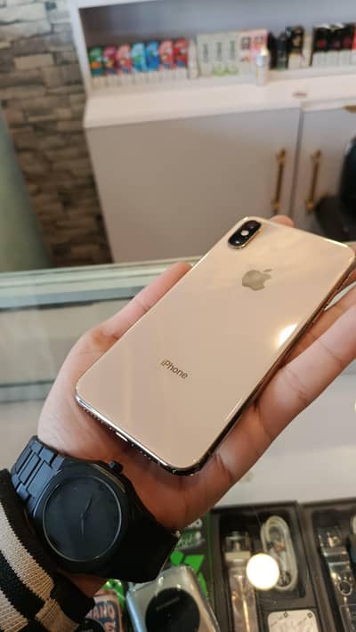iPhone Xs Non PTA Uphone chal rahi