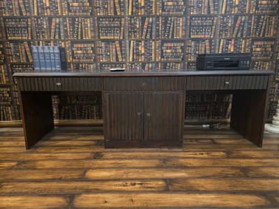 Luxury 7.5ft Executive Fluted Desk - Custom Solid Wood Design