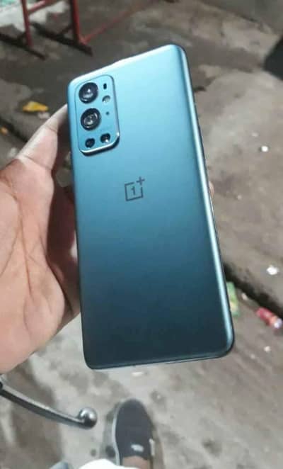 I am selling oneplus9 pro 5G 10 by 10 condition urgent sale