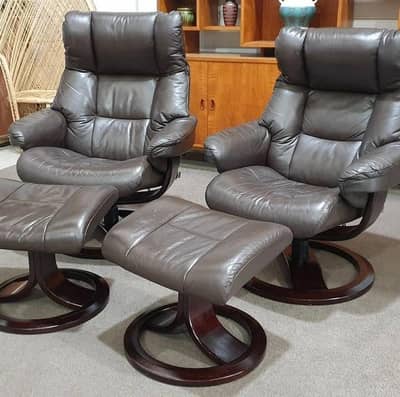Recliner chairs