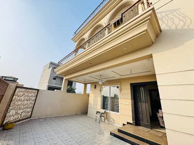 14 Marla Corner House Available for Sale