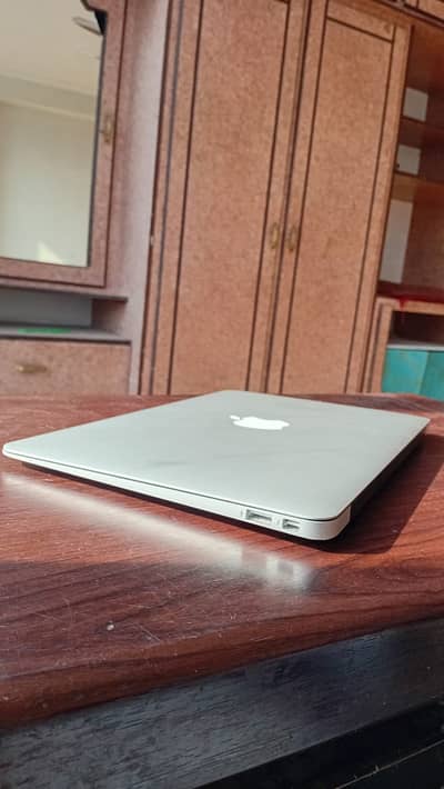 Macbook Air 2015 - 11 Inch - Excellent Condition