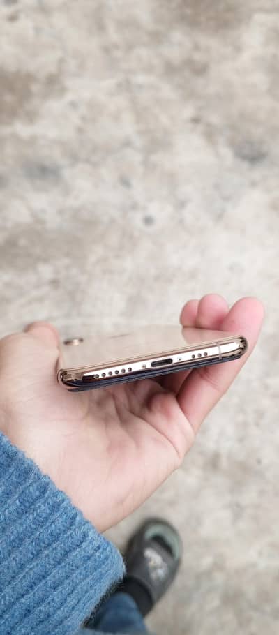iphone xs golden color 64gb Non PTA